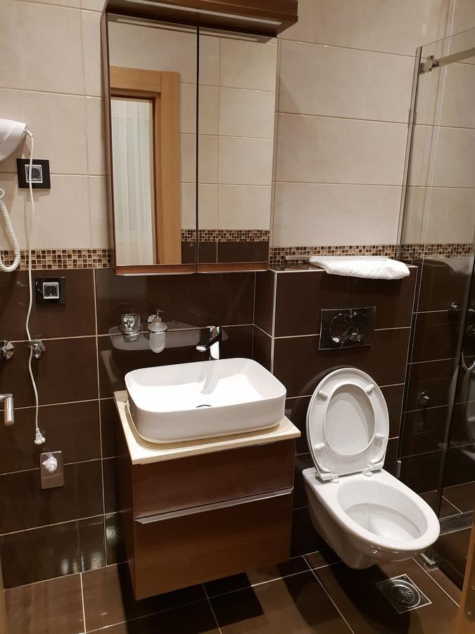 Hotel Konak Kutko Pančevo Esterno foto